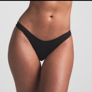 Skims Tanga Bikini Bottom Onyx Black